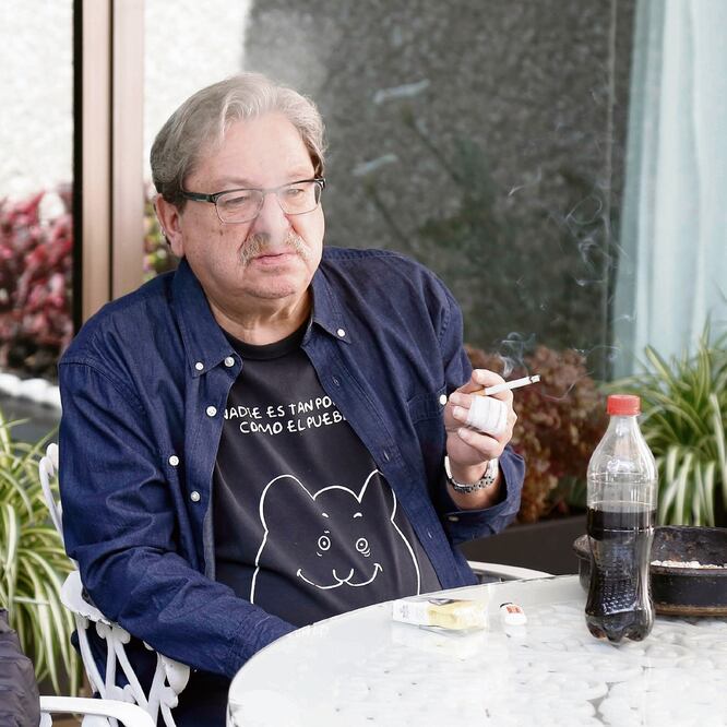 Paco Ignacio Taibo II, en las instalaciones del FCE en el Ajusco, donde realizó un recorrido. AGUSTÍN SALINAS. EL UNIVERSAL.