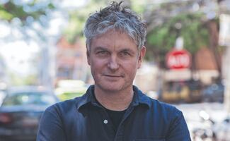 Enrique Díaz Álvarez: “Nos aclimatan a la  deshumanización”
