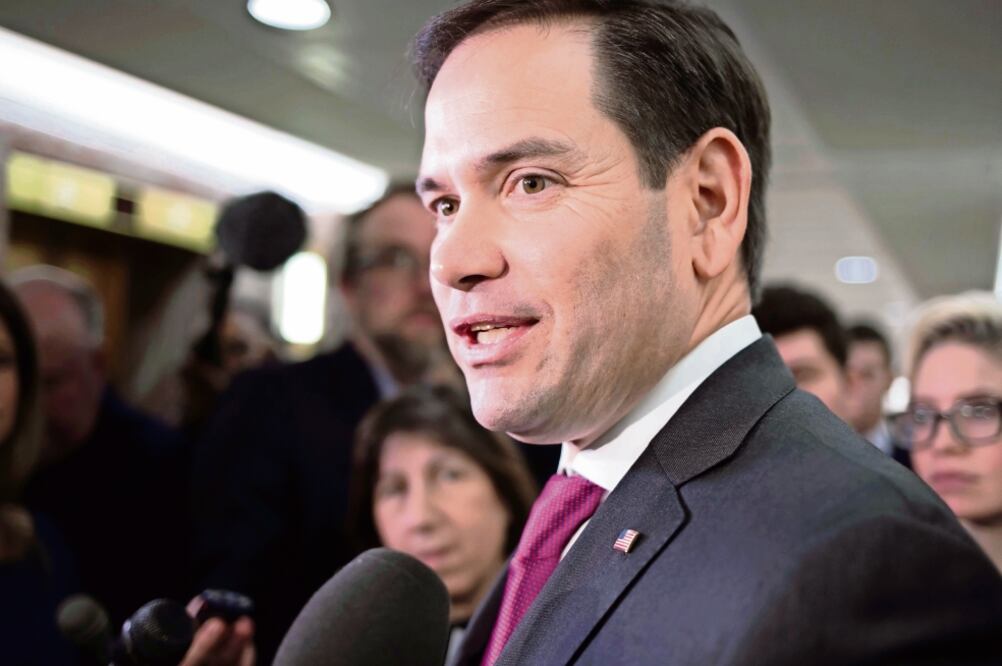 Pide restaurar la democracia. El senador Marco Rubio tuiteó, citando a Simón Bolívar, que ante la tiranía, “la rebelión es un derecho”. (J. SCOTT APPLEWHITE. AP)