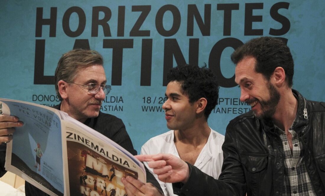 Ripstein (d), junto a los actores Tim Roth (i), y Kristyan Ferrer (c), durante su participación en un encuentro de la sección Horizontes Latinos. (FOTO: EFE)
