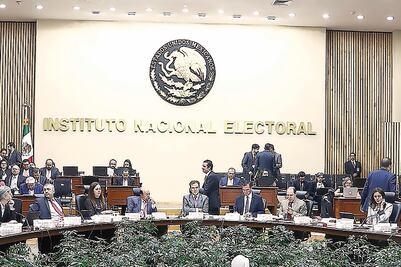 Precampaña de AMLO acaparó los medios
