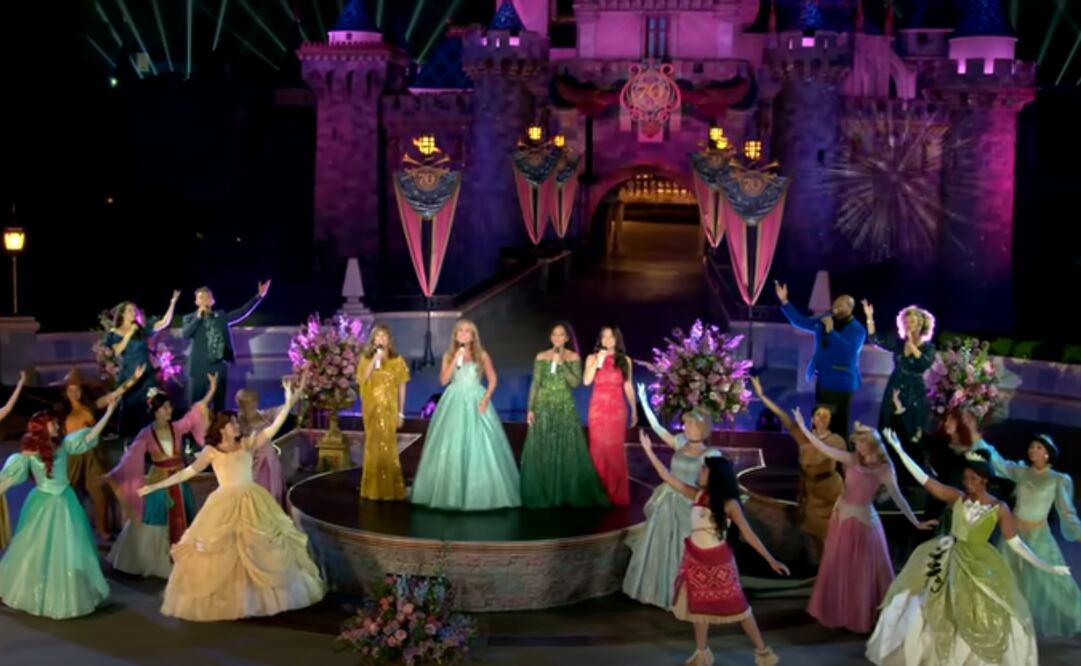 Presentación especial por la Semana Mundial de las Princesas en Disneyland, California. Foto: YouTube @Disney