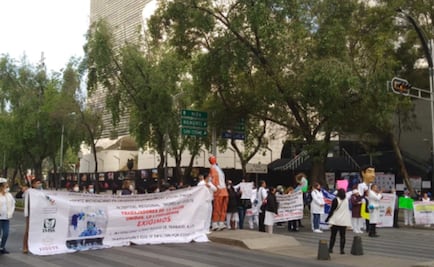 Paseo de la Reforma bloqueado por manifestantes a la altura del Senado