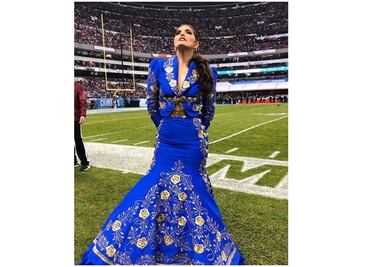 Ana Bárbara se disculpa por cambiarle una palabra al Himno de México