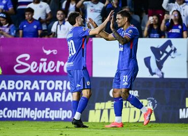 Liga MX: Cruz Azul es líder momentáneo tras vencer en polémico partido a Pachuca, que terminó con nueve jugadores