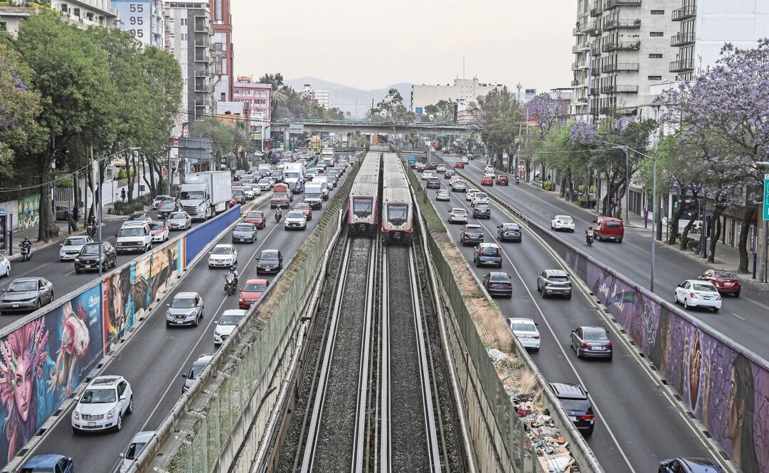 Es viable construir un segundo piso en Tlalpan, traerá mejoras a la vialidad y beneficios a la operatividad de la L2 del Metro, coincidieron especialistas. Foto: Gabriel Pano / EL UNIVERSAL