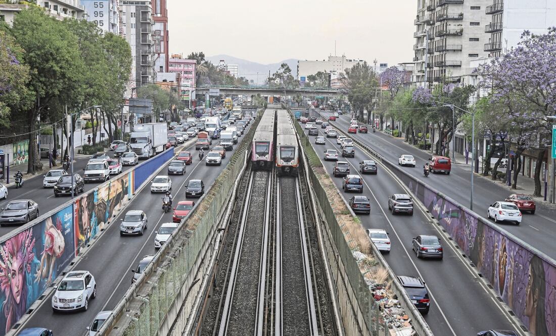 Es viable construir un segundo piso en Tlalpan, traerá mejoras a la vialidad y beneficios a la operatividad de la L2 del Metro, coincidieron especialistas. Foto: Gabriel Pano / EL UNIVERSAL