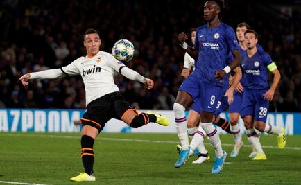 El Valencia consigue un importante triunfo en Stamford Bridge