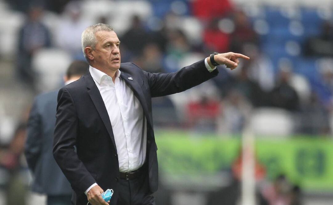 La llegada de Javier Aguirre a la Selección Mexicana es inminente; va por su tercer bomberazo. Foto: Imago7.