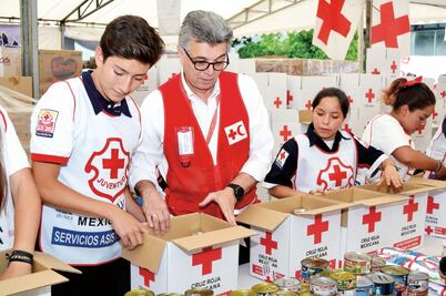 Agradece EPN ayuda de la Cruz Roja tras sismos