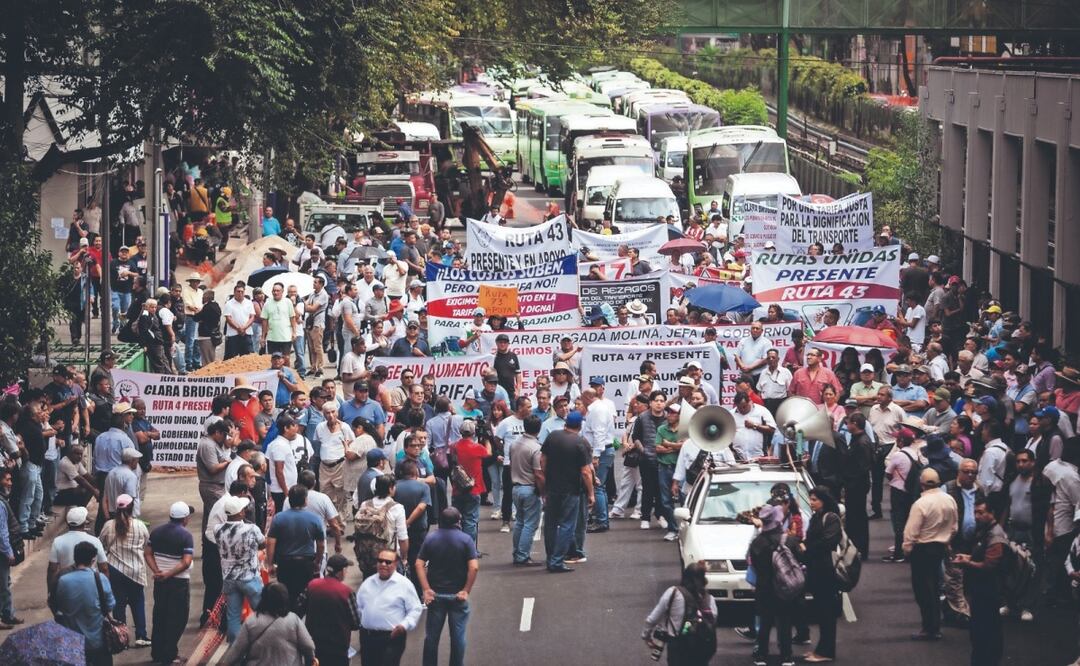 Transportistas anuncian bloqueos masivos; exigen aumento a la tarifa en CDMX. Foto: Cuartoscuro