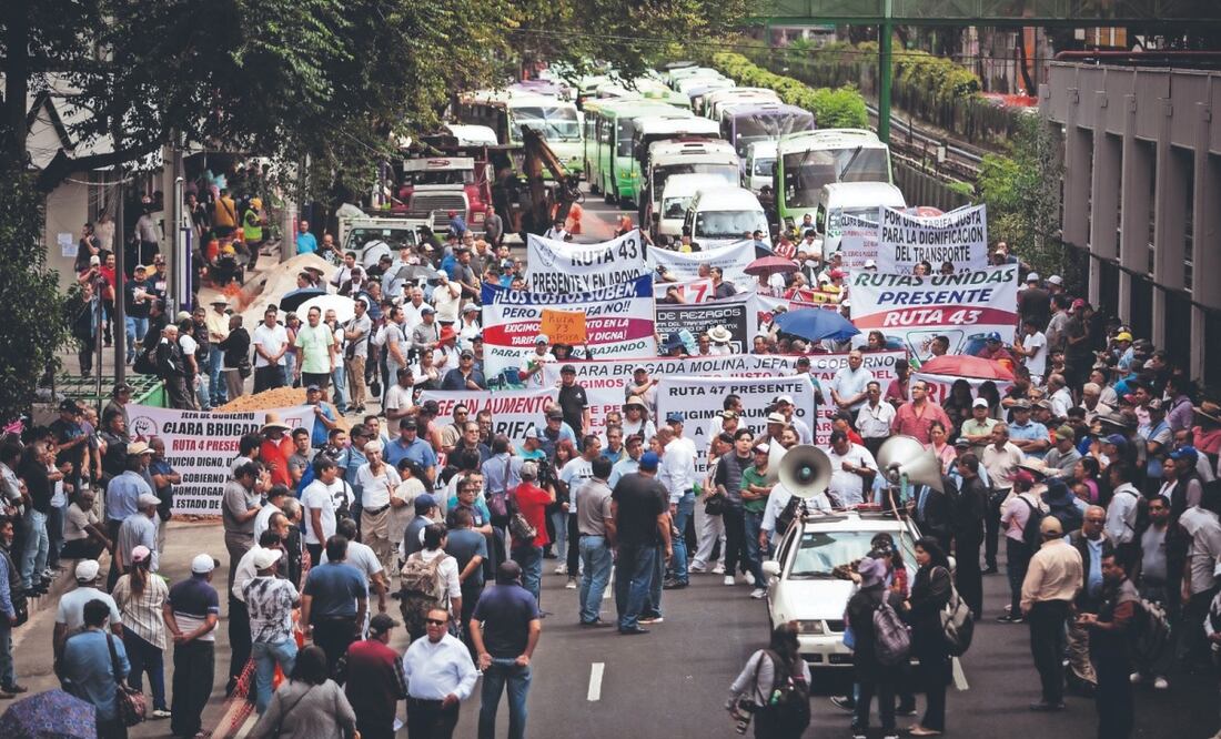 Transportistas anuncian bloqueos masivos; exigen aumento a la tarifa en CDMX. Foto: Cuartoscuro