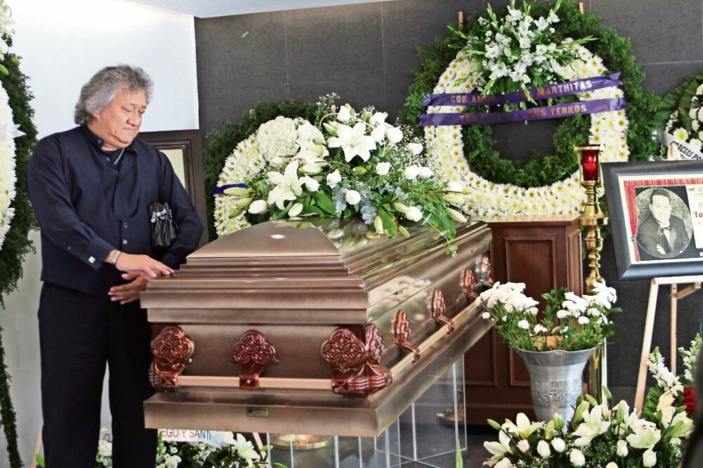 Jorge Falcón, quien dijo haber visitado a Tony hace algunos días, no pudo contener el llanto (ANTONIO CRUZ. CUARTOSCURO)