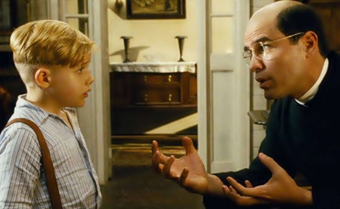 Jakob Salvati (l) and Tom Wilkinson in 'Little Boy'. (Photo: File/EL UNIVERSAL)