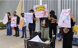 Protestan contra Francisco Garduño afuera del Poder Judicial en Ciudad Juárez; revisan acuerdo reparatorio por incendio en estancia migratoria