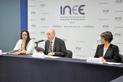 En riesgo de ser retirados de aulas, mil 780 profesores: SEP