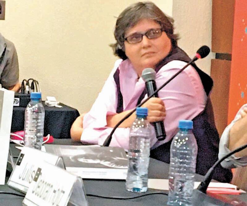 Cecilia Fuentes presentó el libro de su madre en la FIL. Cortesía