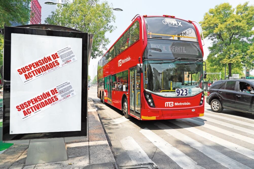 Para mayo, unos 115 parabuses con publicidad serán desmantelados, aunque el Sistema Metrobús plantea que 58 se mantengan. Foto: LUCÍA GODÍNEZ. EL UNIVERSAL