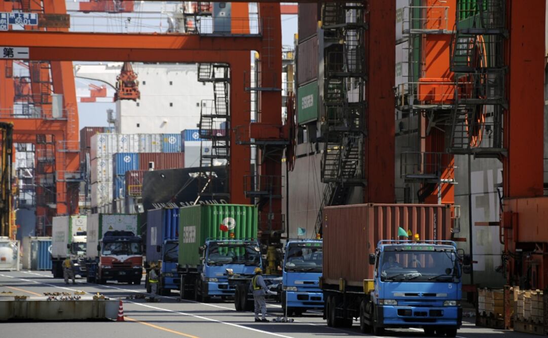 El crecimiento anual en mayo pasado fue el resultado neto del aumento anual de 8.6% en las exportaciones no petroleras y del retroceso de 28.2% en las petroleras. Foto: Archivo/ EFE