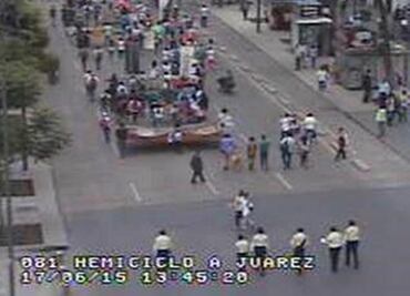 Arriban estudiantes a la SEP