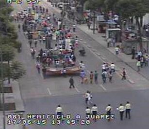 Arriban estudiantes a la SEP