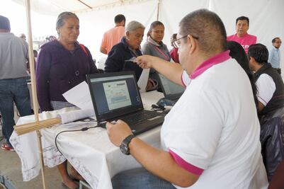 Redes y nuevo PES ganan carrera a Margarita Zavala y Felipe Calderón