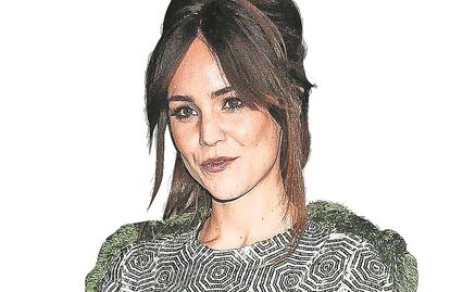 Camila Sodi terminó con “El Chicharito“ por la presión