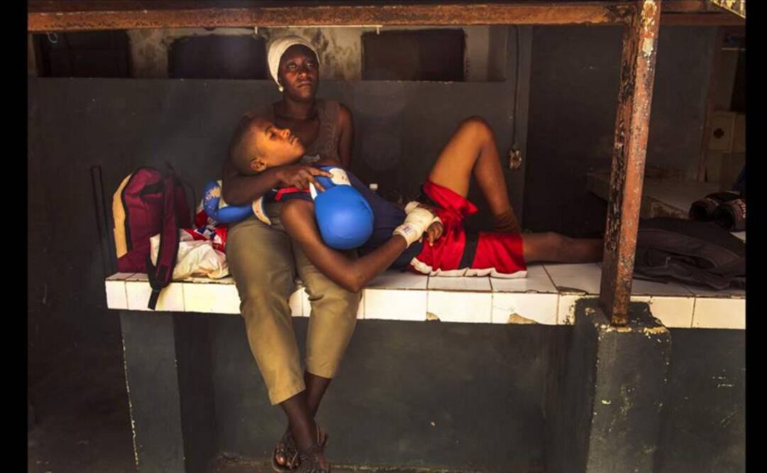 Desde su primera visita, el artista estadounidense ha viajado regularmente al país caribeño para compartir experiencias con sus colegas y se ha dedicado a registrar diferentes aspectos de la realidad cubana. FOTO: Twitter/Peter Turnley