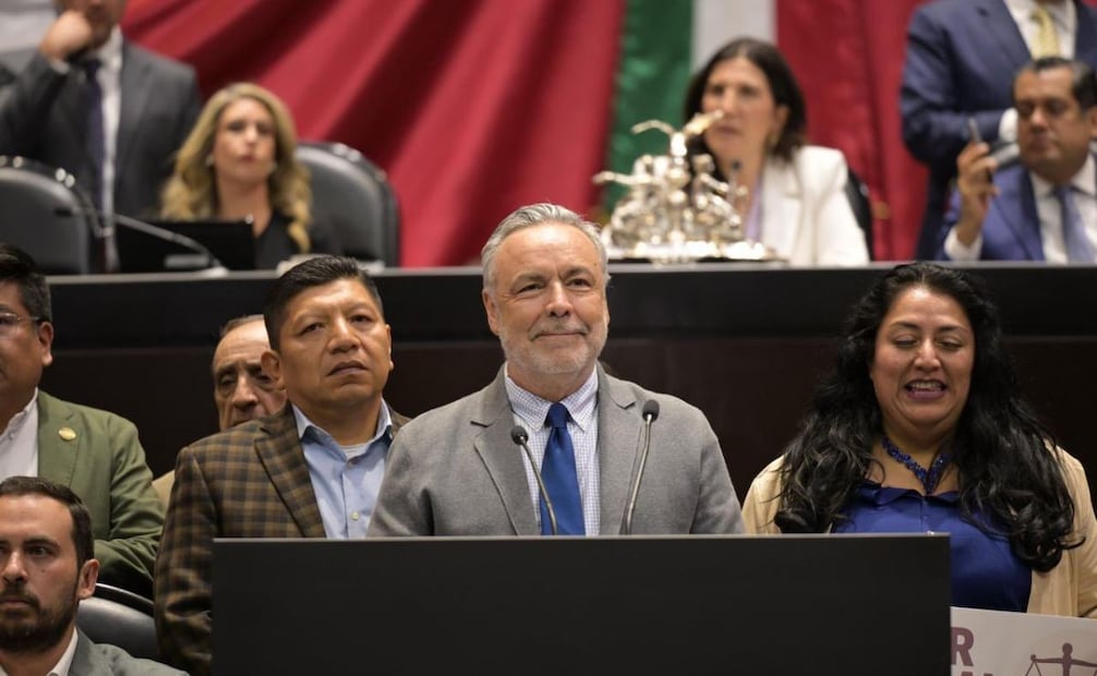 El vicecoordinador de Morena en la Cámara de Diputados, Alfonso Ramírez Cuéllar, durante la presentación de reservas al dictamen para aplazar la elección judicial a 2028. Foto: Especial