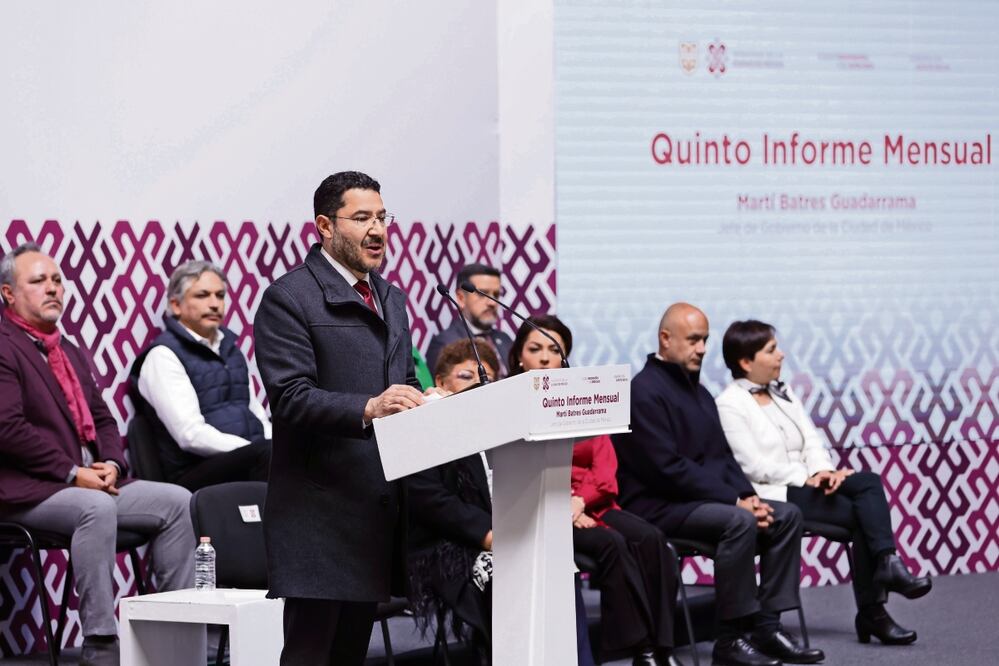 En su mensaje por el quinto informe mensual de actividades, Martí Batres aseguró que en la Ciudad “sigue viva la llama de la esperanza”. Foto: Especial