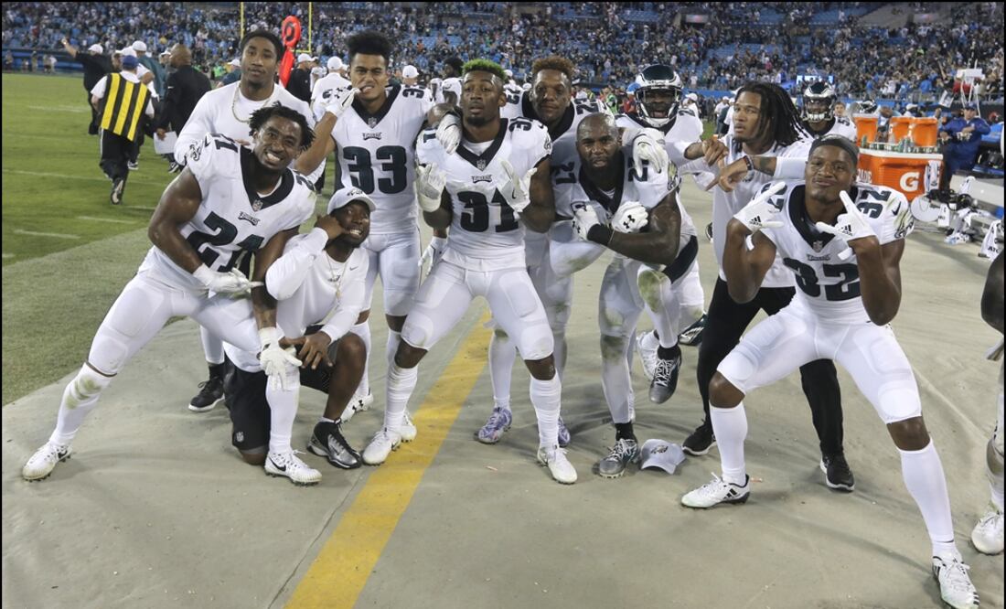 AP.  Los Eagles dieron un golpe de autoridad y se mantendrán en espera hasta el lunes.