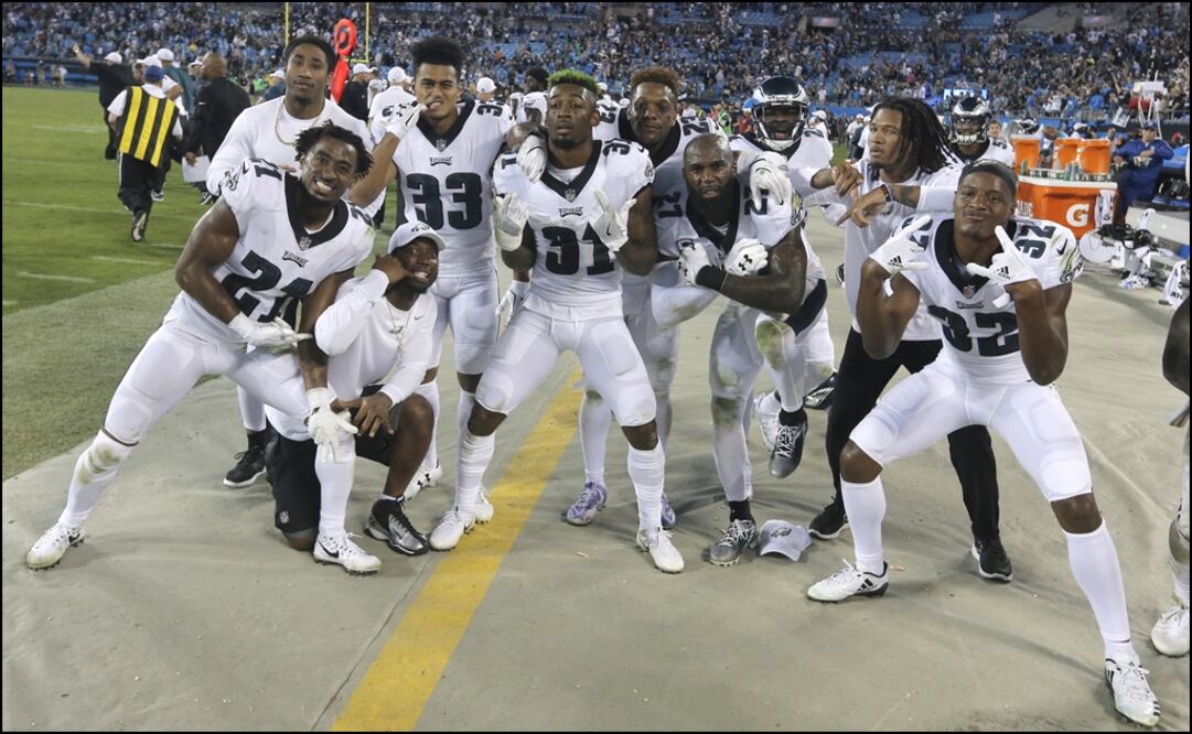 AP. Los Eagles dieron un golpe de autoridad y se mantendrán en espera hasta el lunes.