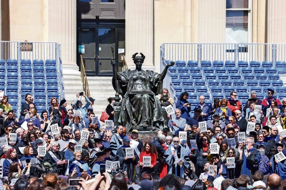 Asistentes a una manifestación propalestina, dentro de la Universidad de Columbia, en Nueva York. Foto: Charly Triballeau | AFP