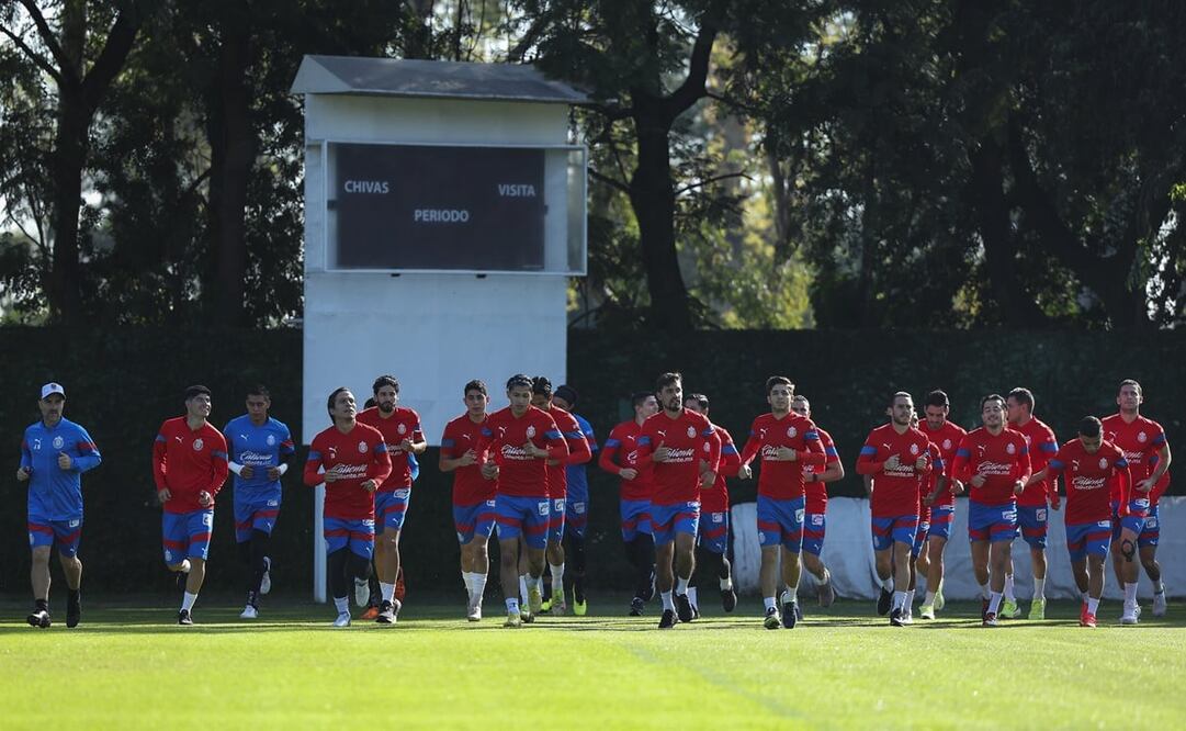 Chivas entrenamiento en el club / FOTO: Twitter: @Chivas