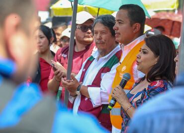 Brugada se reúne con afectados por incendio en asentamiento irregular de Lindavista; les promete ayuda y analizar opción para vivienda