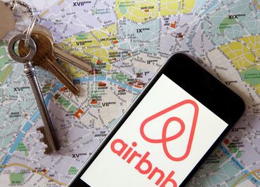 Morena evaluará pausa a regulación de alojamiento tipo Airbnb; buscan garantizar estadía segura para turistas en 2026