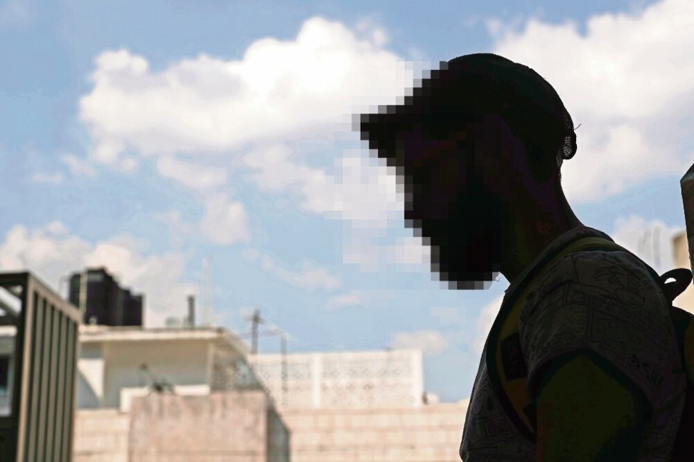 Control. Gabriel recuerda cómo en un momento de crisis decidió llamar al número del Consejo Ciudadano, donde le ayudaron (ESPECIAL)