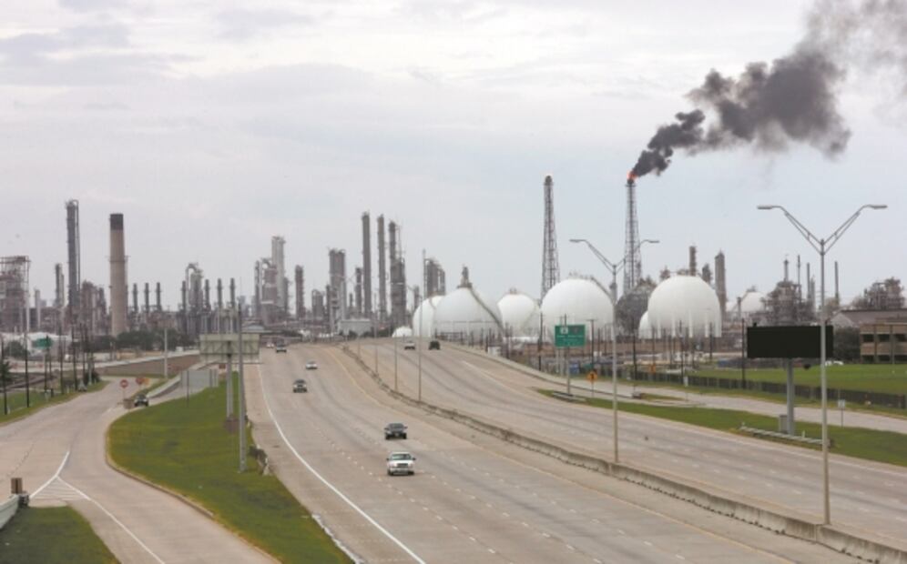 A la 4T se le va feo el avión