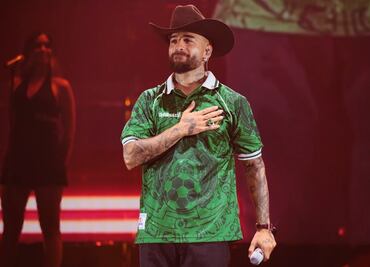 Maluma se presenta en su primera noche en el Palacio de los Deportes; muestra su faceta artística y su etapa como papá