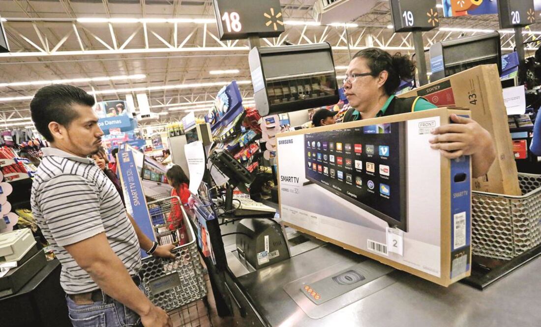 Por tercer mes consecutivo retrocede confianza del consumidor en febrero