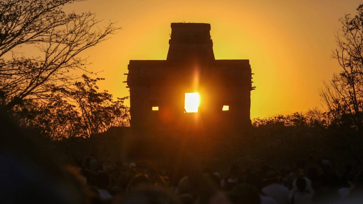El equinoccio en el Templo de las Siete Muñecas, México. Foto: AFP