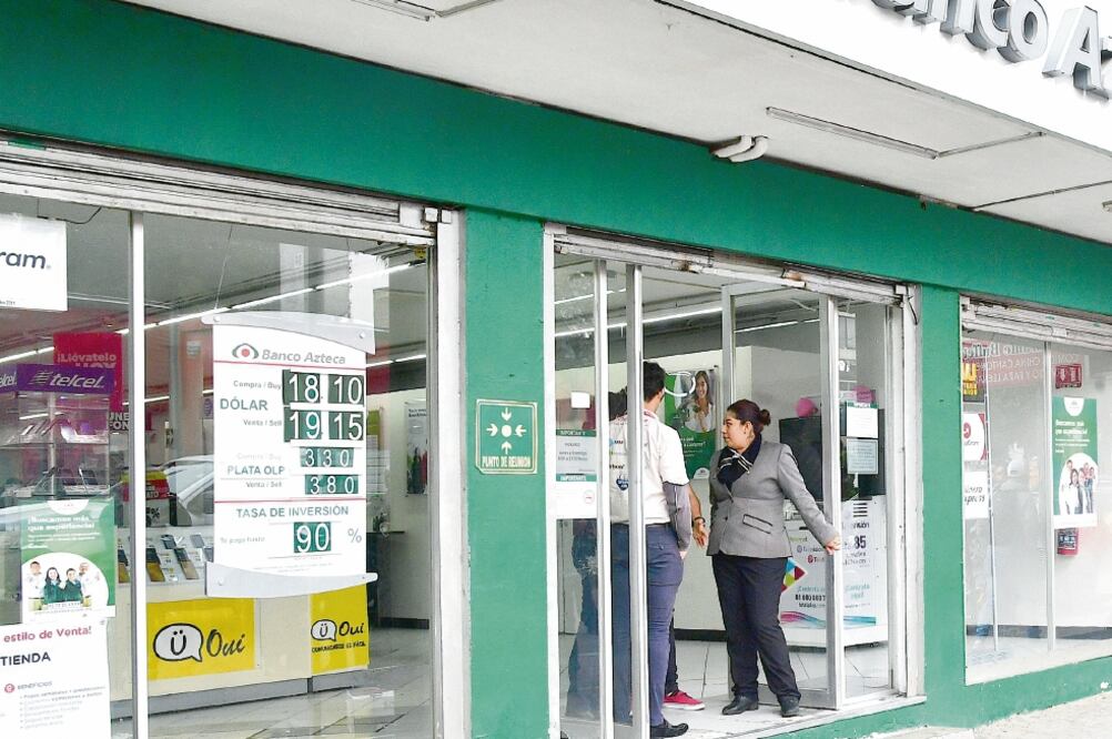 Cobertura. En su reclamo Banco Azteca argumenta que cuenta con la mayor presencia nacional, al tener sucursales en 785 municipios. Foto: ARCHIVO EL UNIVERSAL