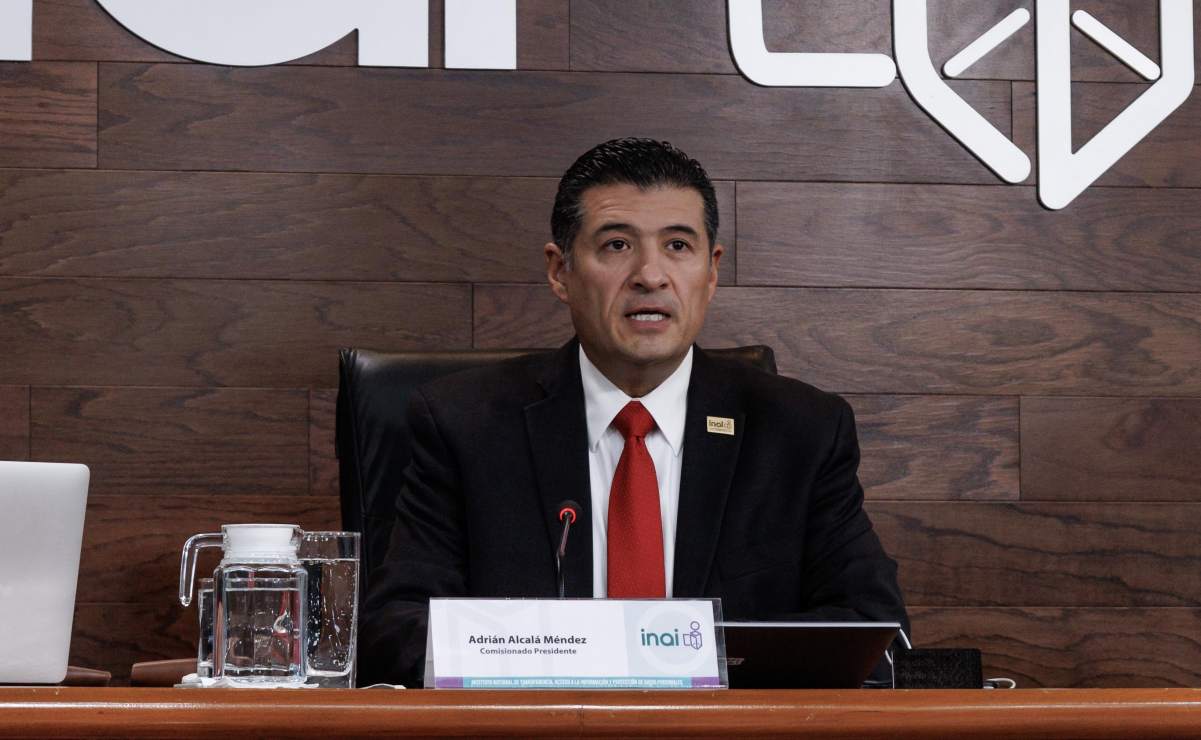 Adrián Alcalá Méndez, excomisionado presidente del Inai, deberá comparecer el día de hoy. Foto: Archivo EL UNIVERSAL