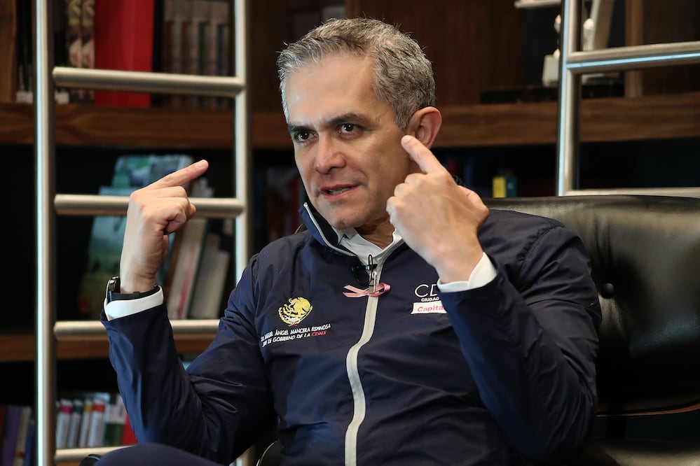 Anaya y Barrales hablan al oído a Mancera