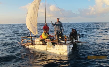 ​Rescatan marinos a ocho personas en costas de BC y Quintana Roo
