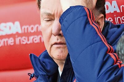 Atizan otro golpe al United y a Van Gaal