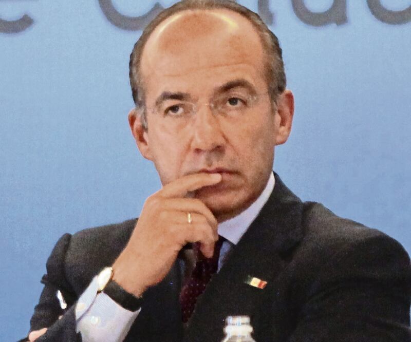 Felipe Calderón, entre los que expresó su apoyo al Presidente. ARCHIVO EL UNIVERSAL