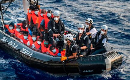 Incendio en barco con migrantes en Italia deja 4 muertos