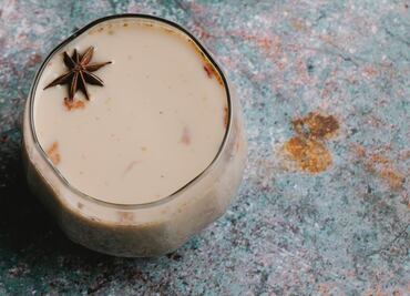 Prepara esta deliciosa agua de horchata con chocolate