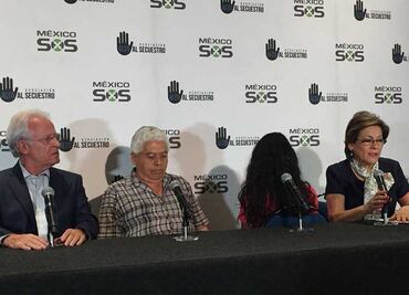 Víctimas de Nestora Salgado dan la cara; ella demanda a Meade